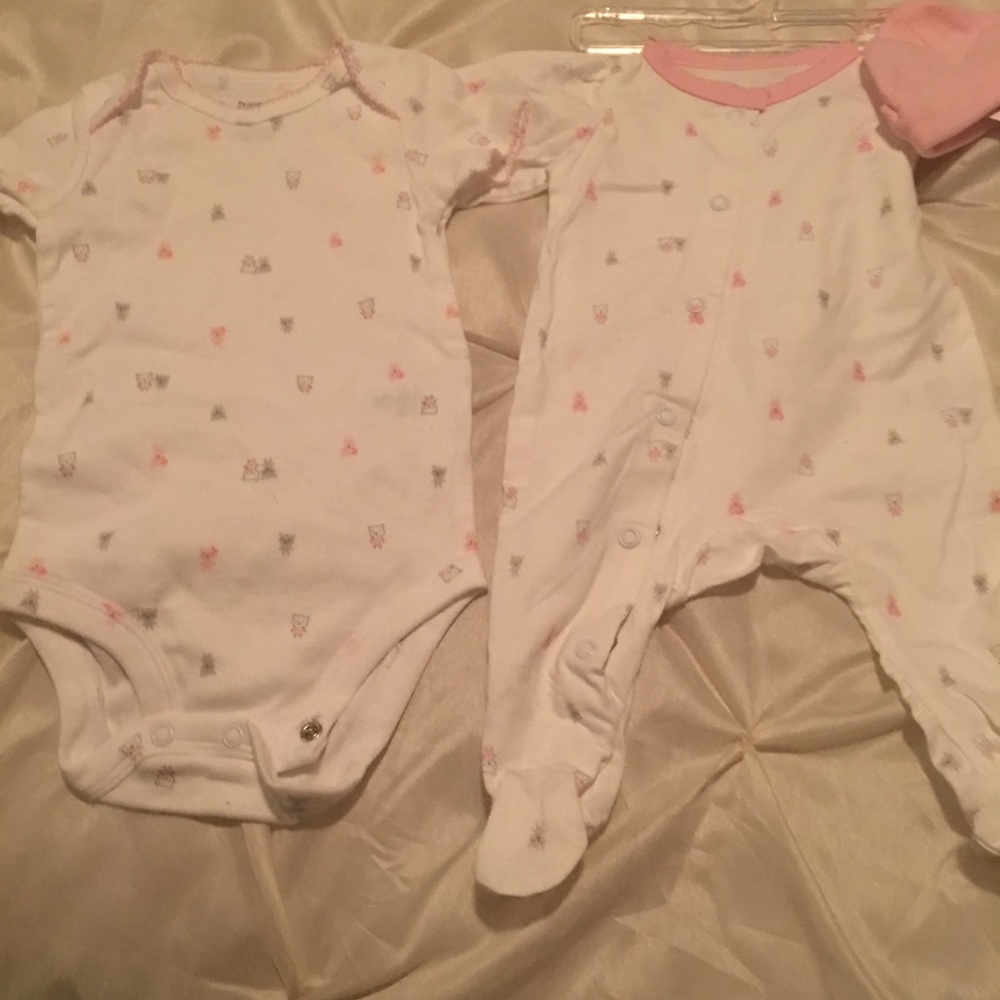 A Great Gift! NWT Carter’s 2pcs Set